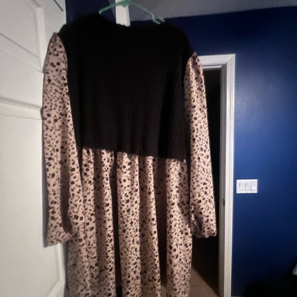 SHEIN Black Vest Tan Leaf Print Dress